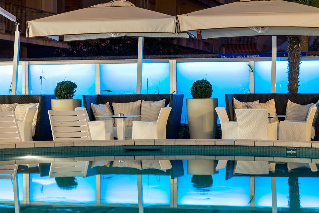 Hotel Rivamare Lido di Jesolo Exterior foto