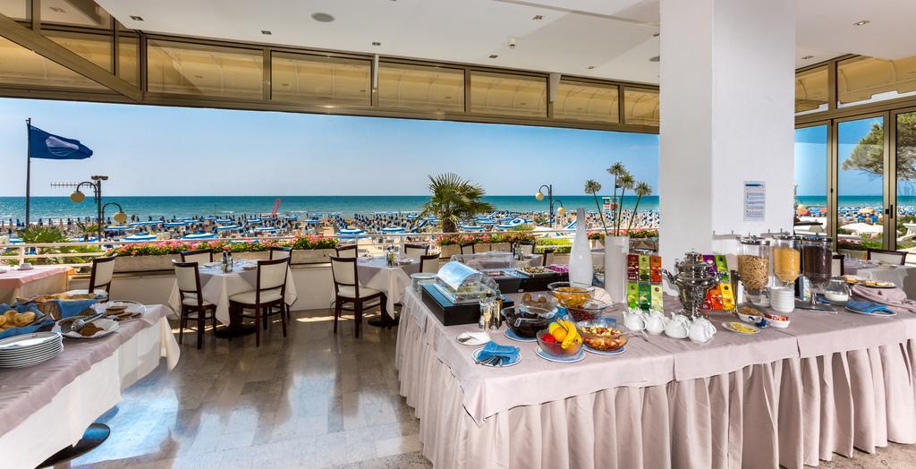 Hotel Rivamare Lido di Jesolo Exterior foto