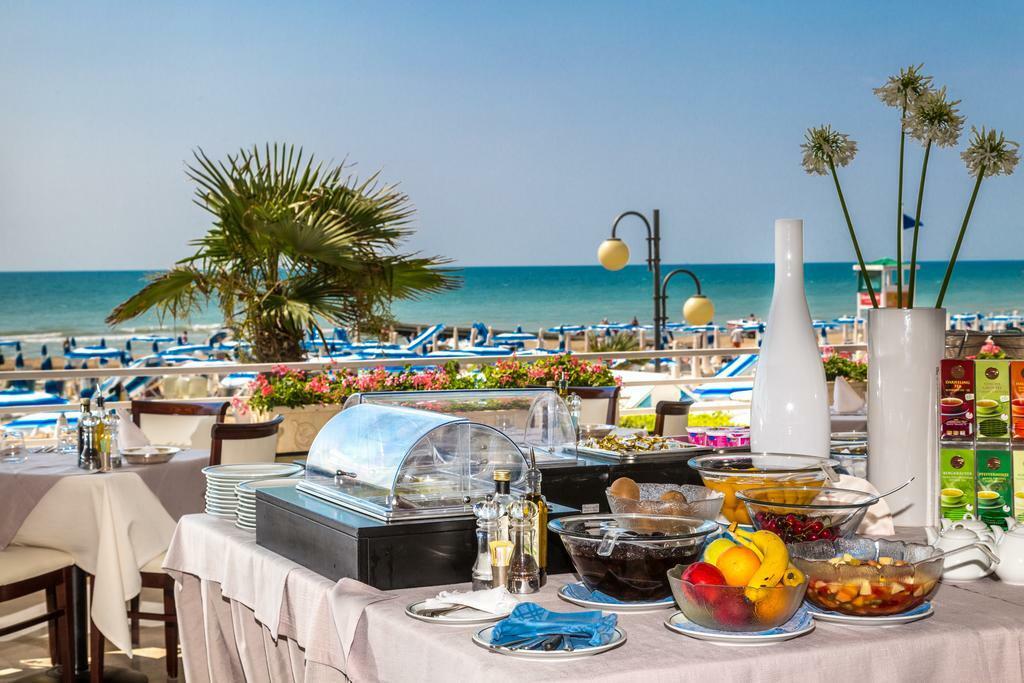 Hotel Rivamare Lido di Jesolo Exterior foto