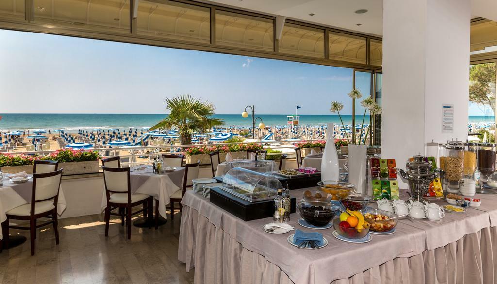 Hotel Rivamare Lido di Jesolo Exterior foto